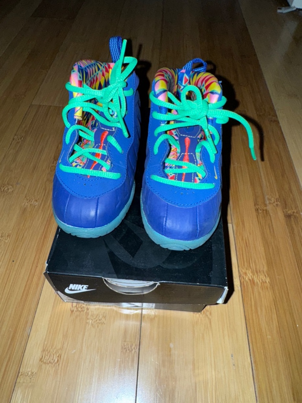 Nike Kids' Blue Sneakers with Neon Green Laces and Multicolor Lining